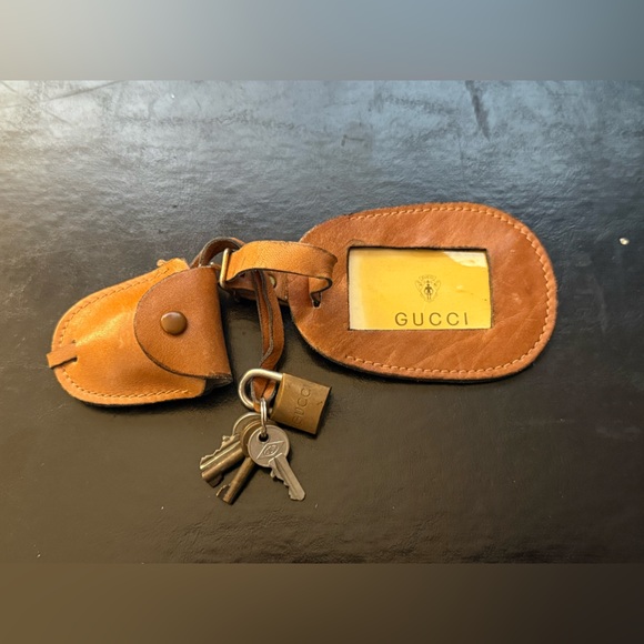 Vintage Gucci luggage tag and lock/key - Picture 4 of 4